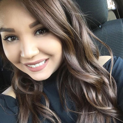 Ana Reyes Photo 9