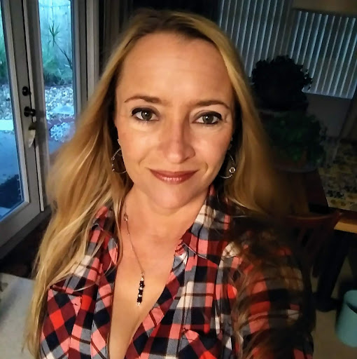 Sarah Swann Photo 15