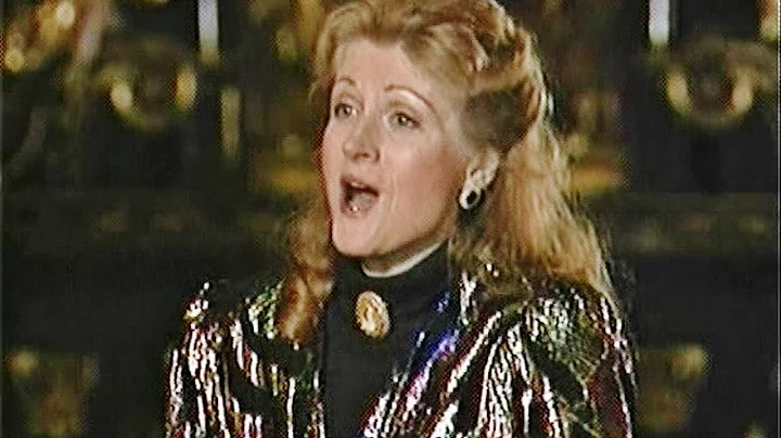Lynn Maxwell Photo 34