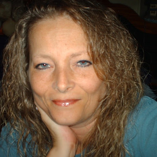 Angie Adkins Photo 12