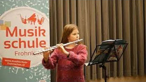 Valerie Gruber Photo 26