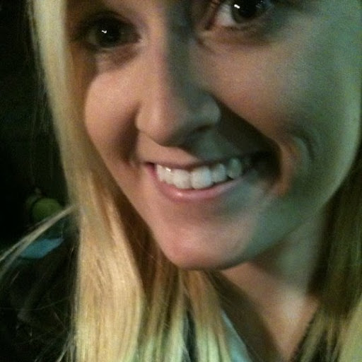 Samantha Moore Photo 15