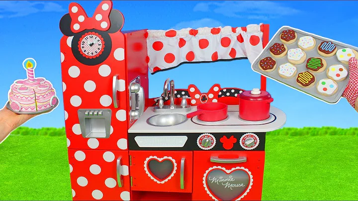 Minnie Cooks Photo 14