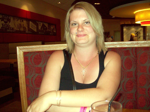 Victoria Bourne Photo 9