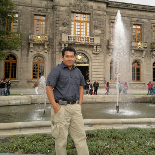 Leo Reyes Photo 13