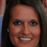 Rebecca Arnold Photo 5