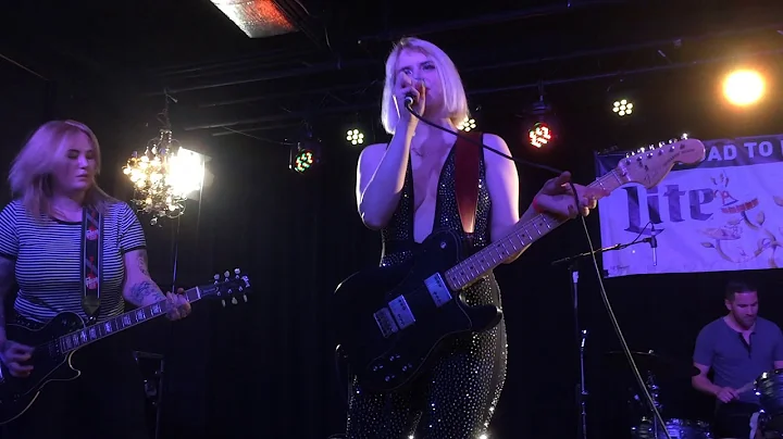 Lauren Strange Photo 29