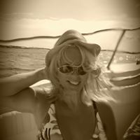 Lori Nelson Photo 9