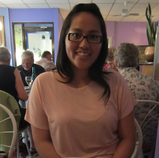 Elizabeth Vang Photo 12