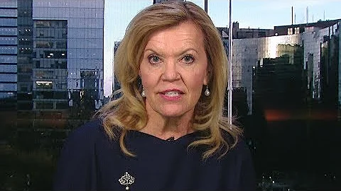 Christine Elliott Photo 43