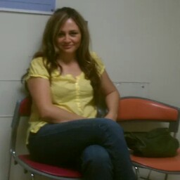 Laura Vera Photo 17