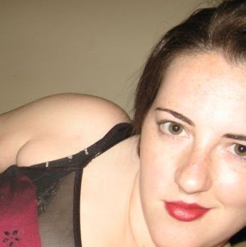 Daisy Evans Photo 16