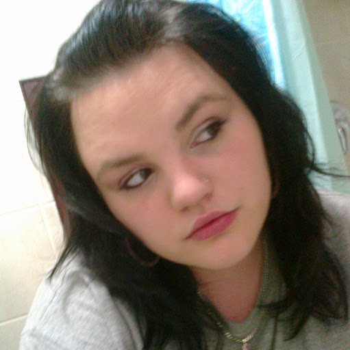 Erin Leonard Photo 15