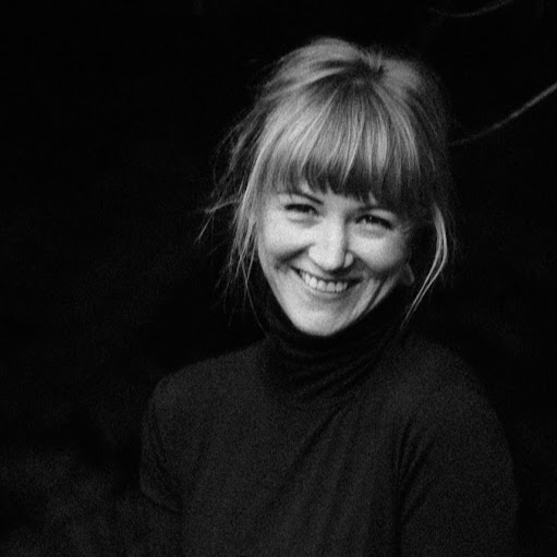 Alexandra Clarke Photo 11