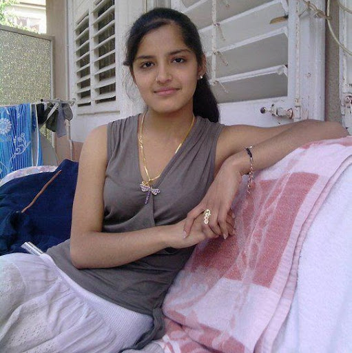 Shalini Joshi Photo 13