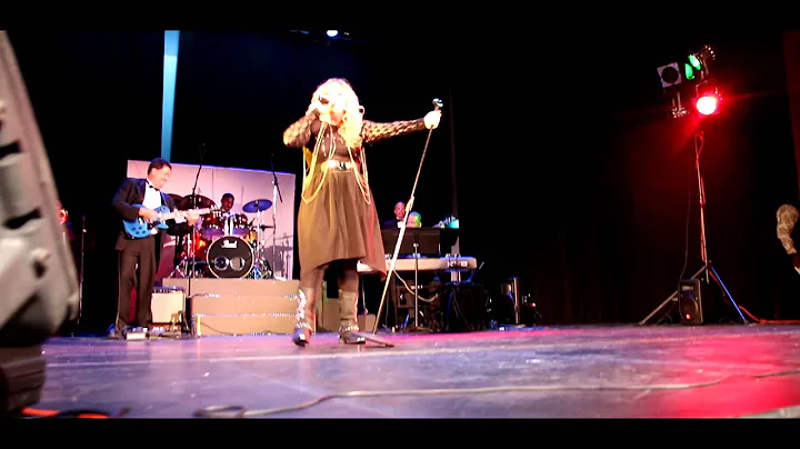 Suzie Johnson Photo 34