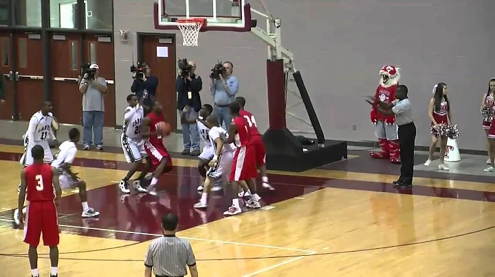 Travis Hightower Photo 27