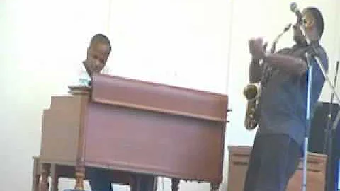 Earl Roberson Photo 26