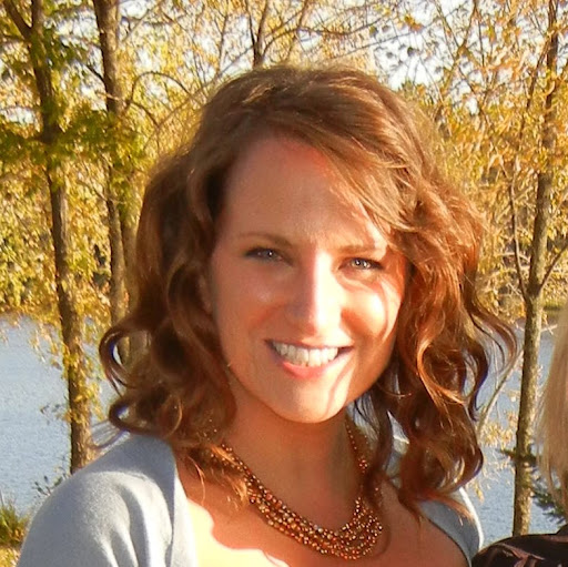 Amy Muller Photo 14