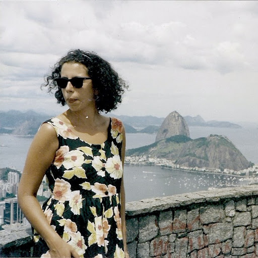 Sylvia Gomes Photo 8