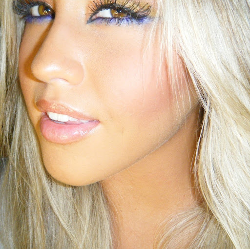 Sara Thornton Photo 13