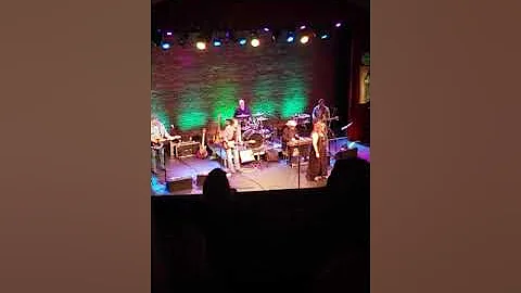Julie Layne Photo 20