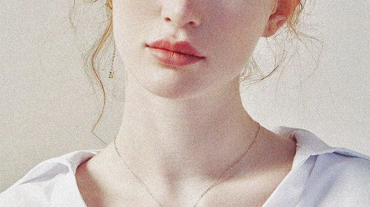 Lindsay French Photo 33