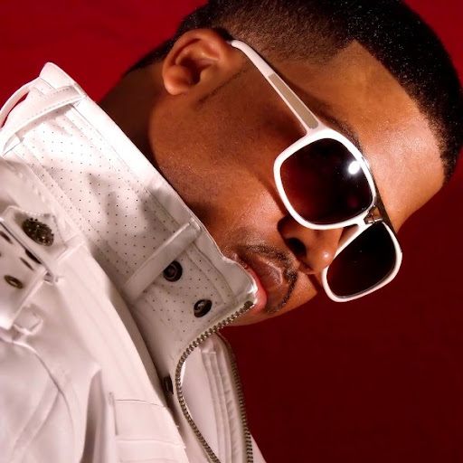 Derrick Sharp Photo 10
