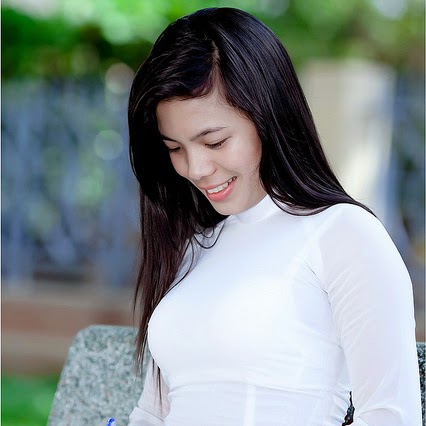 Julia Nguyen Photo 14