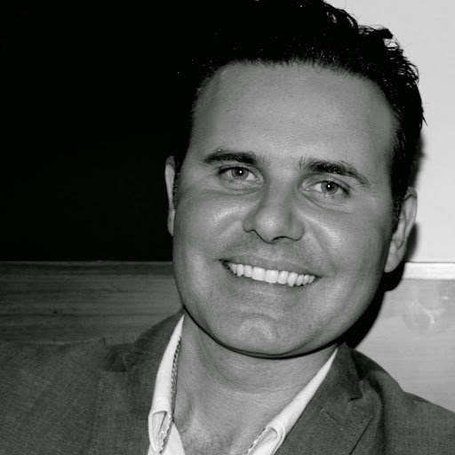 Christian Elliott Photo 13
