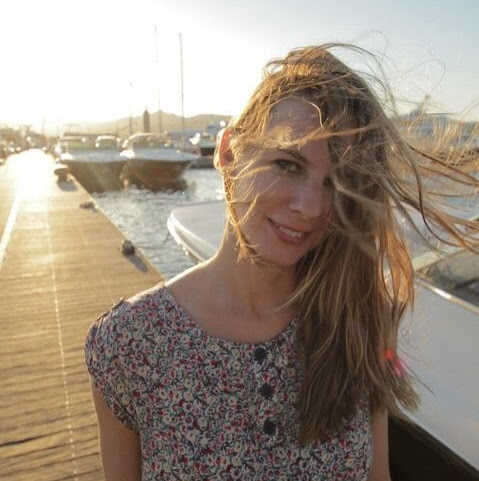Hannah Weir Photo 16