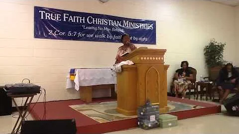 Zandra Roberson Photo 8