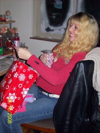 Connie Sharp Photo 14