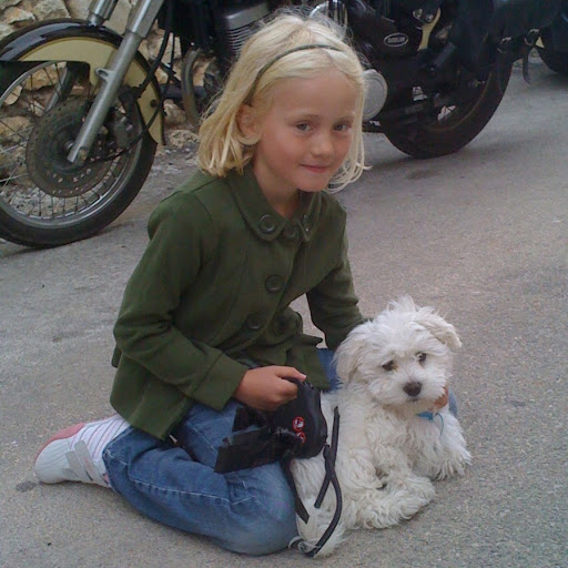 Daisy Taylor Photo 9