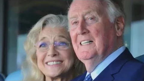 Sandra Scully Photo 20