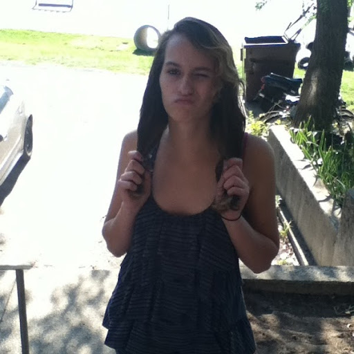 Kendra Hayes Photo 15