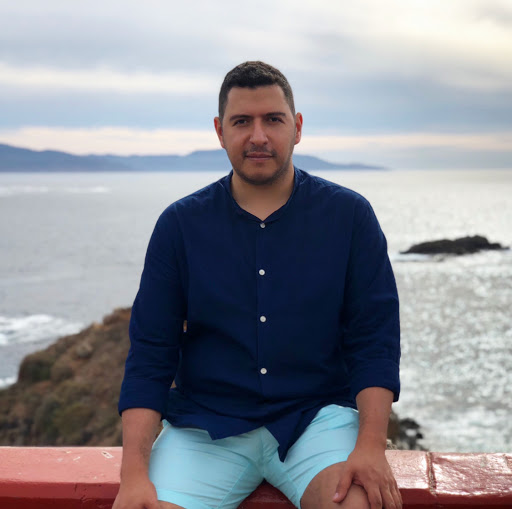 Alejandro Moreno Photo 17