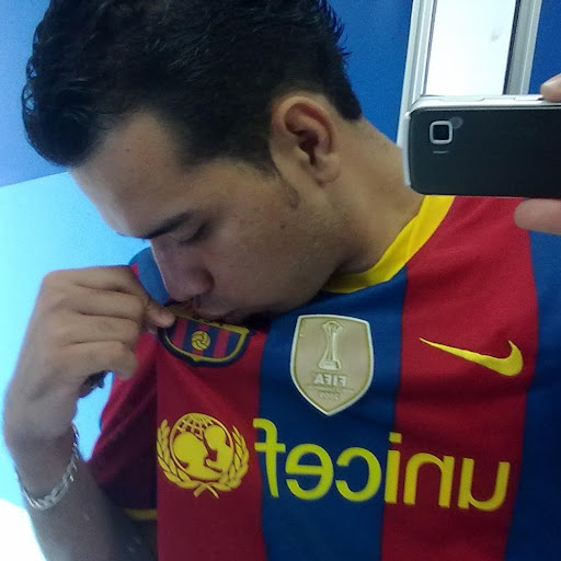 Johnny Arias Photo 13