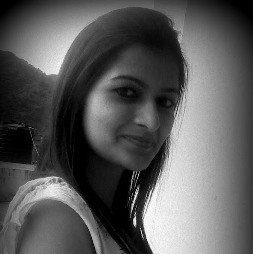Smriti Sharma Photo 13