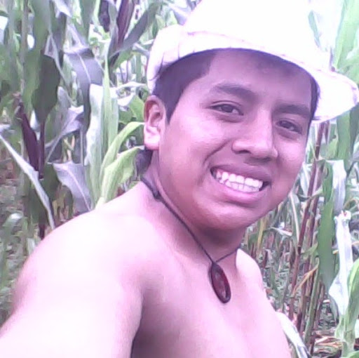 Luis Velasquez Photo 17