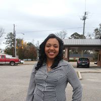 Stephanie Robinson Photo 9
