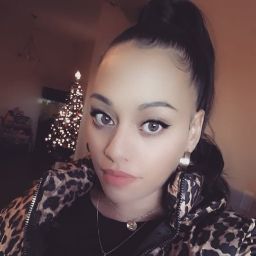 Vanessa Ellis Photo 16
