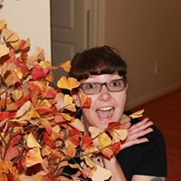 Sarah Perry Photo 10