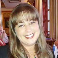 Holly Hanson Photo 1