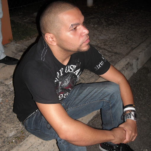 Hector Cuadrado Photo 7