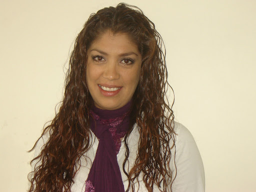 Gloria Martinez Photo 15