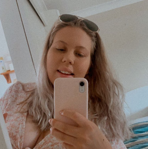 Phoebe Anderson Photo 10