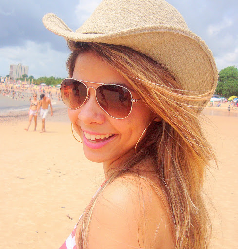 Ellen Almeida Photo 5