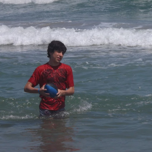 Leo Gonzales Photo 12