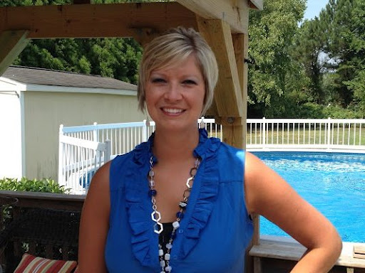 Michelle Britt Photo 18